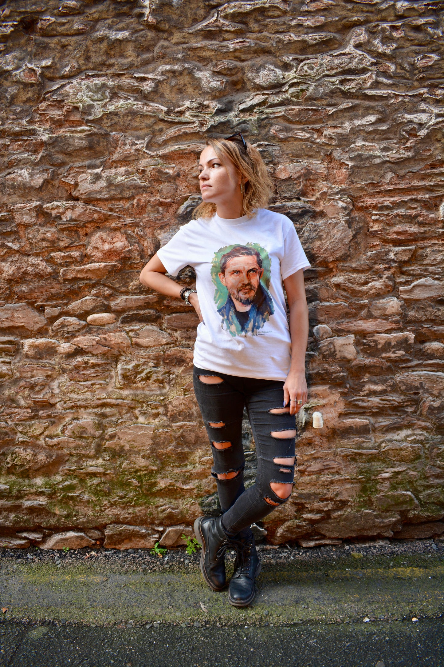 Tom Hardy. T Shirt  (unisex)