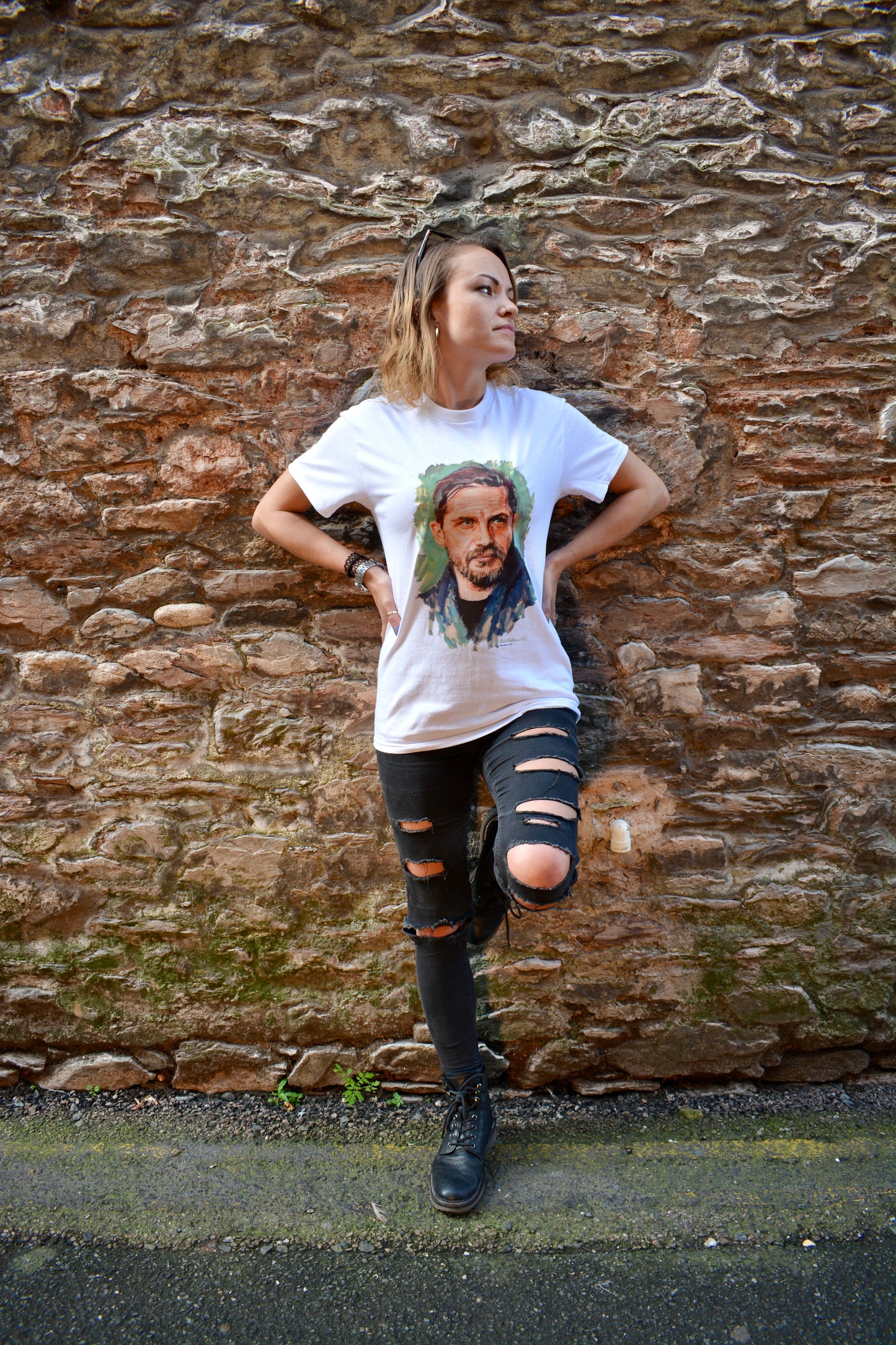 Tom Hardy. T Shirt  (unisex)